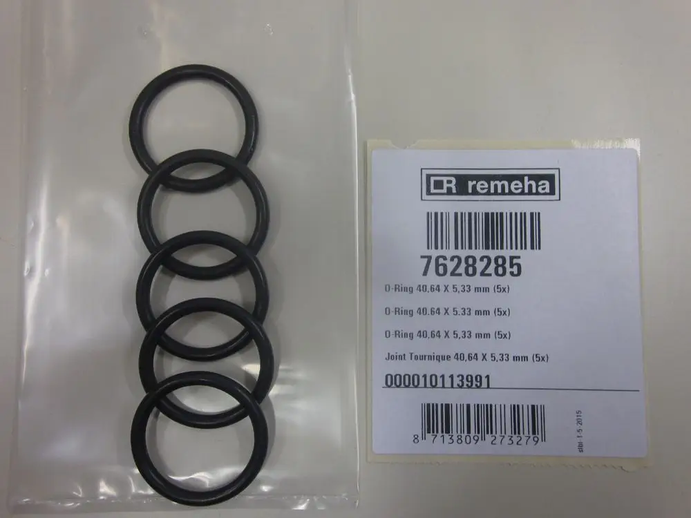 O-Ringe in einer transparenten Verpackung, fünf Stück nebeneinander angeordnet. Rechts ein Etikett mit der Marke Remeha und Artikelnummer.